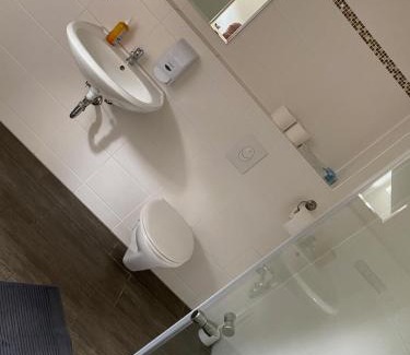 Bestensee Nord Apartment | Relax in Apartment 4 - Gourmetzimmer with Great Amenities