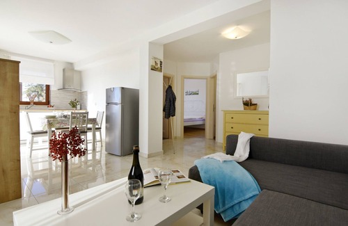 Savudrija Apartment | Idyllic Apartment 4 in Savudrija with Pool and Ocean Views