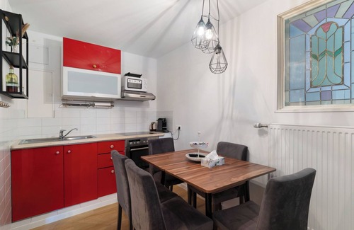 Rheinhausen Apartment | Apartment '4 Mit 2 Schlafzimmer' with Shared Terrace and Wi-Fi