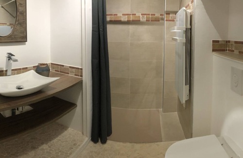 Lorgues Apartment | Comfortable Apartment for 4 in Historic Lorgues Center