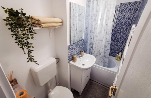Resita Apartment | Perfect Family Retreat at Apartment 48 Resita - Self Check-In
