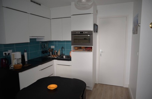 Granville Apartment | Charming Apartment 4p near Granville’s Beach and Ports