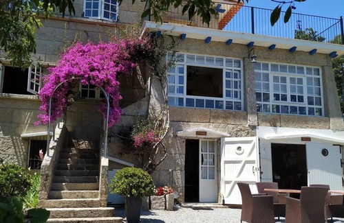 San Vicente do Grove Apartment | Family-Friendly 5-Bedroom Apartment at Casal do Crego