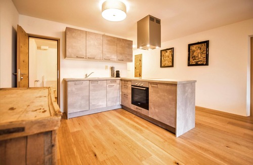 Mustair Apartment | Accessible Apartment 5 at Münsterhof with Spa Amenities