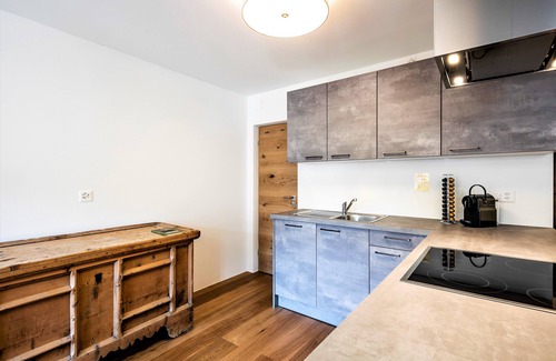 Mustair Apartment | Accessible Apartment 5 at Münsterhof with Spa Amenities