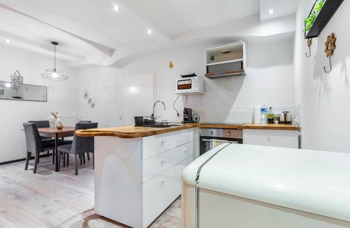 Rheinhausen Apartment | Apartment '5 Mit 1 Schlafzimmer' with Shared Terrace and Wi-Fi
