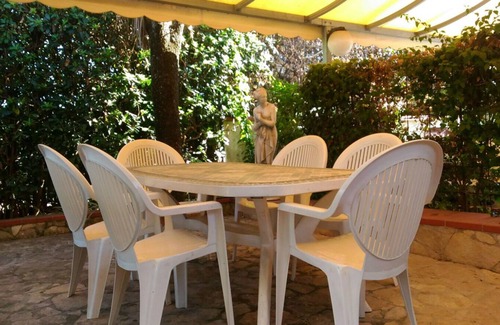 Gianola Apartment | Cozy Apartment 5P EC with Ocean View, Steps from the Sea