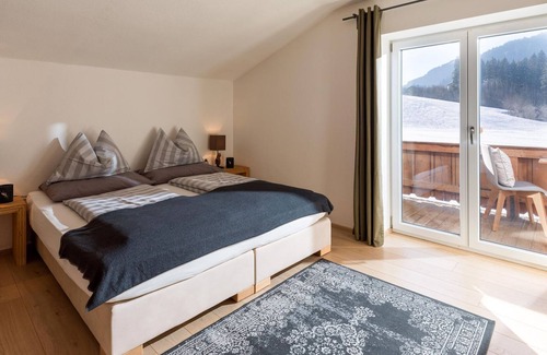 Kitzbuehel Apartment | Apartment 6 - house on the field - house on the field
