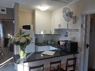 Pietermaritzburg Apartment | Charming Oceanfront Apartment 7 On Oakleigh with Pool