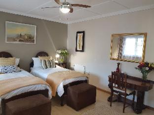 Pietermaritzburg Apartment | Charming Oceanfront Apartment 7 On Oakleigh with Pool