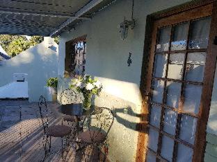 Pietermaritzburg Apartment | Charming Oceanfront Apartment 7 On Oakleigh with Pool