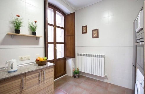 Haro Apartment | Ideal Apartment for 7 Guests in Haro, La Rioja, Spain
