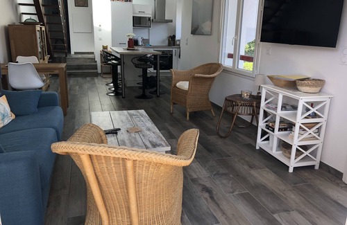 Soorts-Hossegor Apartment | Cozy Coastal Retreat: 2 Bedrooms with Oceanfront Views