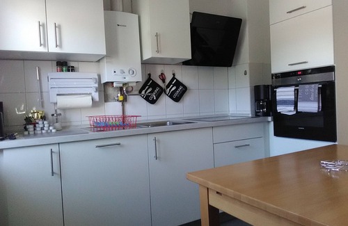 Detmold-Nord Apartment | Cozy 2-Bedroom Apartment with Kitchen and Pet-Friendly Pool