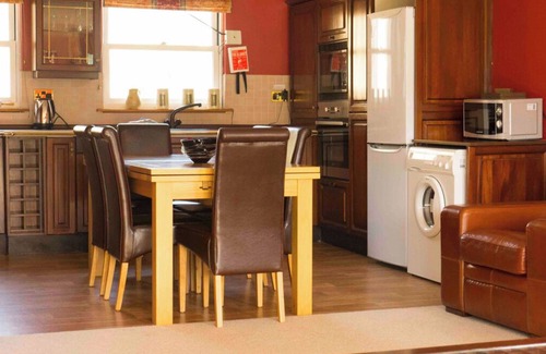 Pittenweem House | Spacious 3-Bedroom Apartment with Leisure Club Access