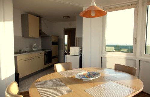 Innenhafen Apartment | Cozy Apartment 8 with Ocean View & Pet-Friendly Options