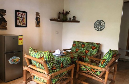 Kwabenyan Apartment | Spacious Apartment for 8 with Free Breakfast Included