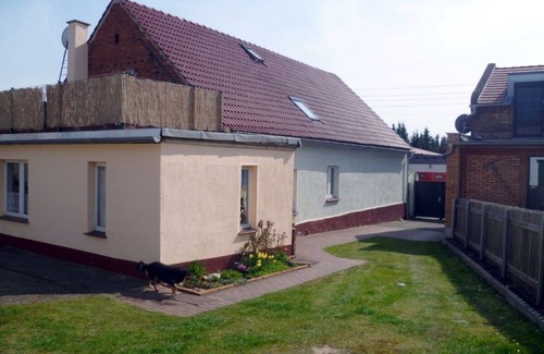 Sallgast Apartment | Family-Friendly Apartment with Breakfast & Pet Amenities