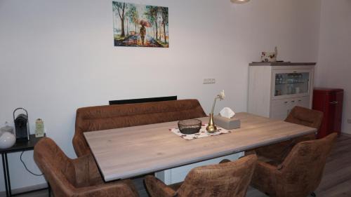 Neuhofen an der Krems Apartment | Cozy Apartment Am Weißenberg with Breakfast & Kids' Amenities