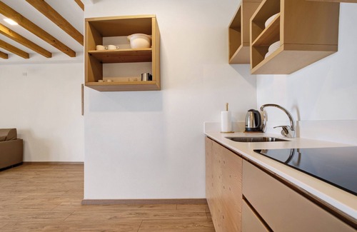 Tremosine Apartment | Mountain View Apartment with Private Terrace & Spa Amenities