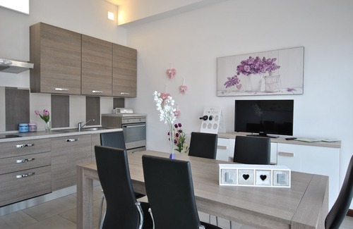 Olbia Apartment | Relaxing Apartment A with Spa, Kitchen & Family-Friendly Perks