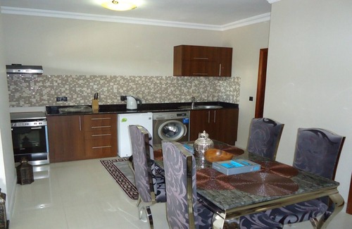 Mont Choisy House | Relaxing Apartment A3 with Pool and Garden Views
