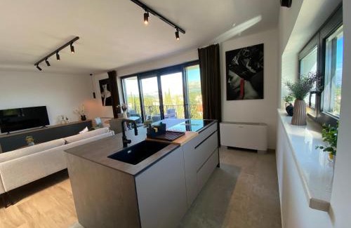 Lumbarda Apartment | Idyllic Apartment Adria with Breathtaking Ocean Views