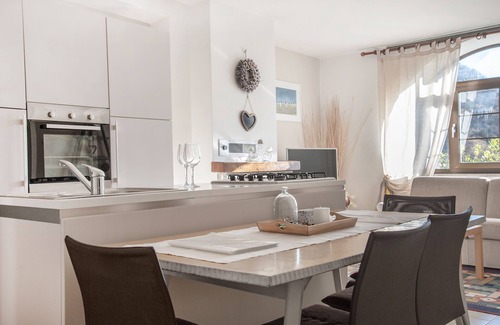 Ville del Monte House | Discover "AIA" Holiday Home: Relax in a Picturesque Village