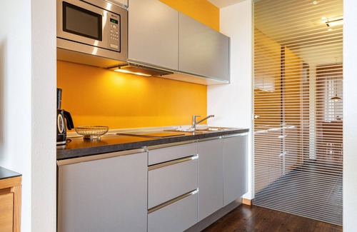 Lagundo Apartment | Explore 'Alagundis Aurum': Mountain View, Pool & Wi-Fi