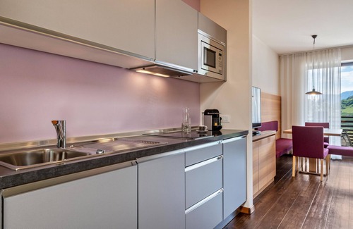 Lagundo Apartment | Mountain View Apartment 'Alagundis Aurum II' with Pool