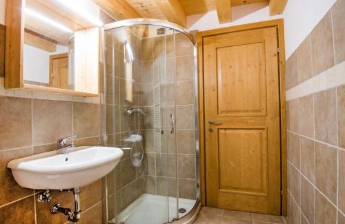 Barcis Apartment | Oceanfront Retreat: Apartment Albergo Diffuso - Cjasa de Barce
