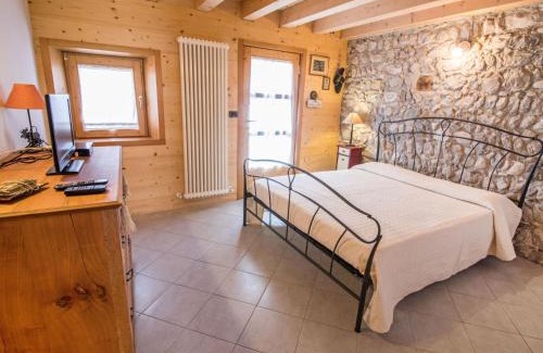 Barcis Apartment | Cozy Apartment Albergo Diffuso - Cjasa Ustin-4 with Ocean View