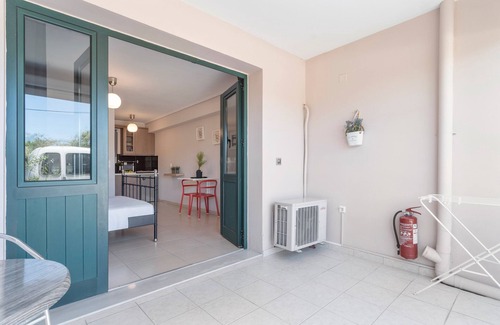 Kalligoni Apartment | Apartment 'Alexandros Amea' with Mountain View, Wi-Fi and Air Conditioning