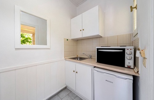 Roda Apartment | Apartment 'Alexandros Studios 3' with Shared Pool, Wi-Fi and Air Conditioning