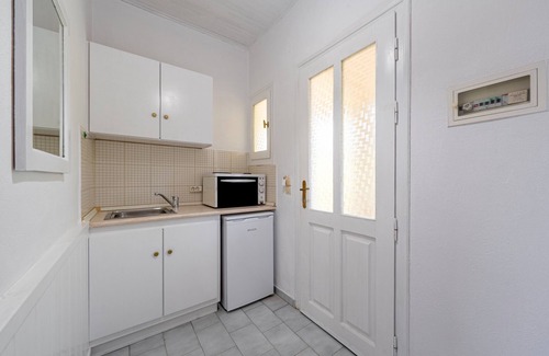 Roda Apartment | Apartment 'Alexandros Studios 3' with Shared Pool, Wi-Fi and Air Conditioning