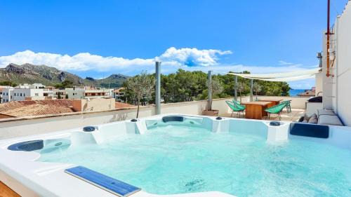 Puerto de Pollensa Apartment | Oceanfront Escape at Apartment Alice with Hot Tub & Views