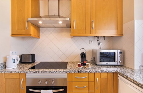 Figueiral Apartment | Modern Apartment 'Almancil Park' with Balcony & Spa Access