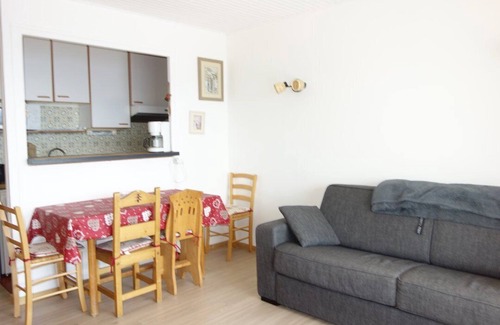 Viel-Alpe Apartment | Cozy Apartment in Alpe d'Huez with Kitchen & Breakfast
