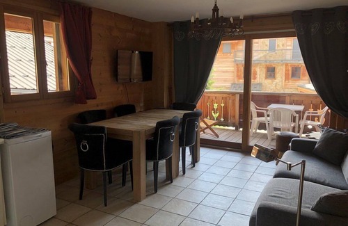 Cognet Apartment | Cozy Apartment in Alpe d'Huez - Family-Friendly Retreat