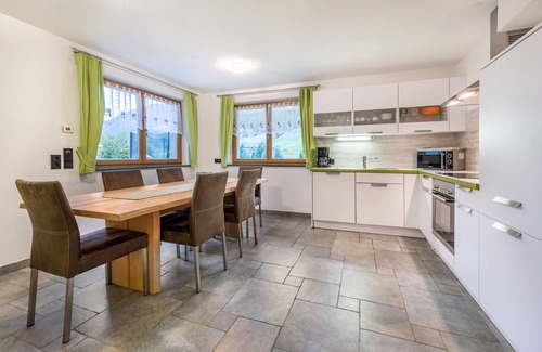 Valle Aurina Apartment | Mountain View Apartment 'Alpen Living' with Hot Tub & Wi-Fi