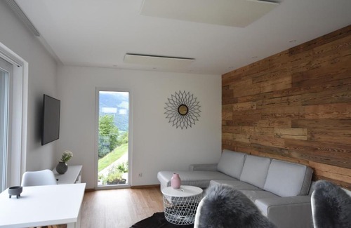 Gmuend in Kaernten Apartment | Top-Rated Apartment AlpenCube: Pet-Friendly Retreat