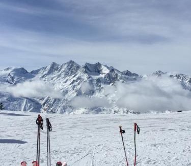 Saas Grund Apartment | Experience Apartment Alpenrose: Family-Friendly Retreat