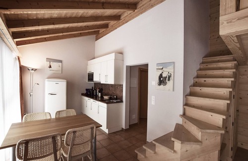 Klosters-Serneus Apartment | Modern Alpin 7 Apartment with Terrace & Pet-Friendly Amenities