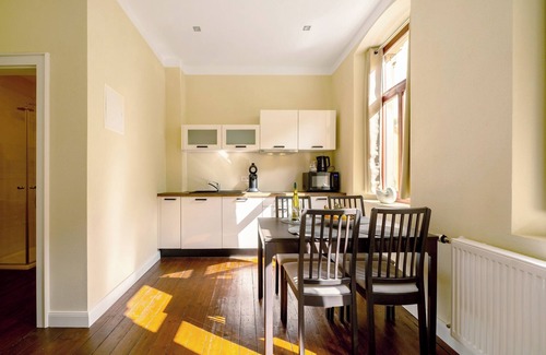 Traben-Trarbach Apartment | Exclusive Apartment 'Alte Stadtvilla Am Weinberg 4' Awaits
