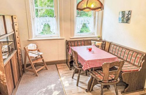 Riefensbeek Apartment | Charming Apartment Altes Forsthaus Sösetal with Fireplace
