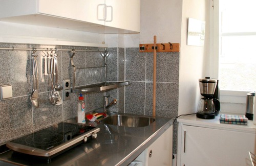 Insel Apartment | Cozy Holiday Apartment Altes Haus 2 - Central & Family-Friendly