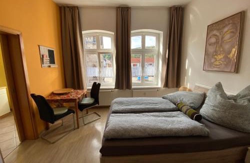 Meiningen Apartment | Top-Rated Apartment Altstadt-Panorama with Family Amenities