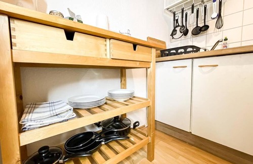 Wahren Apartment | Cozy Apartment am Auensee with Private Parking & Terrace