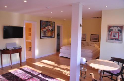 Burgerpark Apartment | Guest Rated 9/10: Apartment am Bürgerpark Awaits You