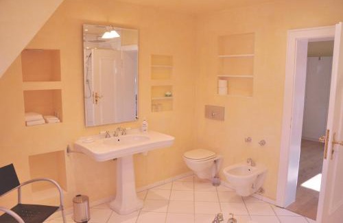 Burgerpark Apartment | Guest Rated 9/10: Apartment am Bürgerpark Awaits You